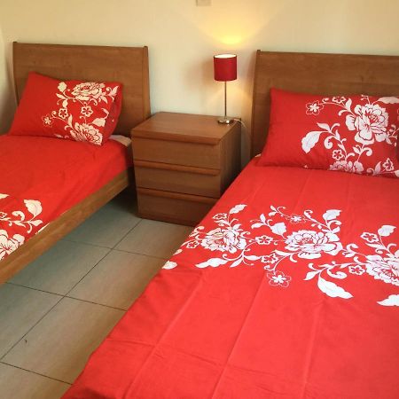 Poolside 2 Bedroom Apt, Paphos Riviera, Universal Area Exteriör bild