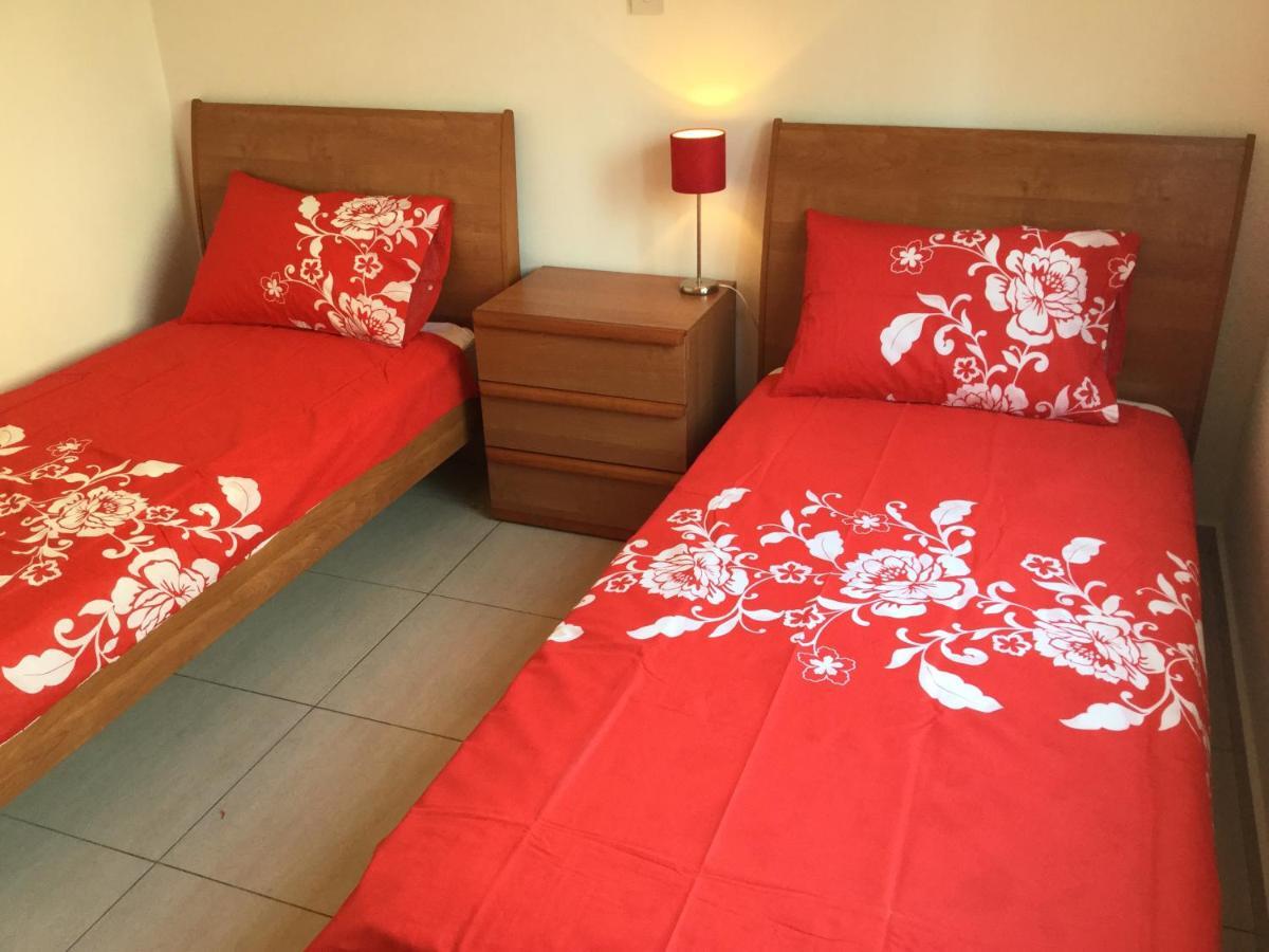 Poolside 2 Bedroom Apt, Paphos Riviera, Universal Area Exteriör bild