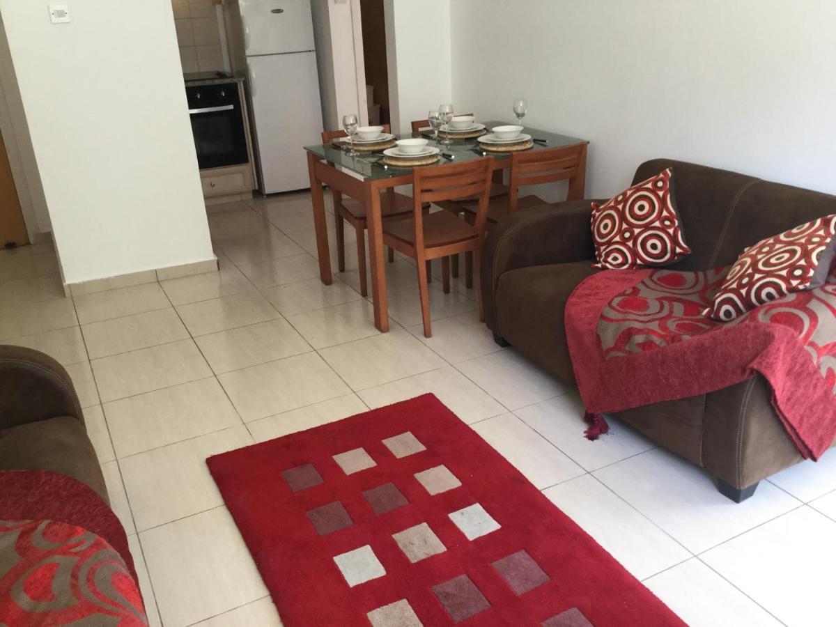 Poolside 2 Bedroom Apt, Paphos Riviera, Universal Area Exteriör bild